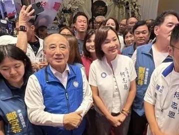 柯志恩这次真的不简单啊，在王金平的帮助下于7月5日成立了“凤山后援会”，规模也远