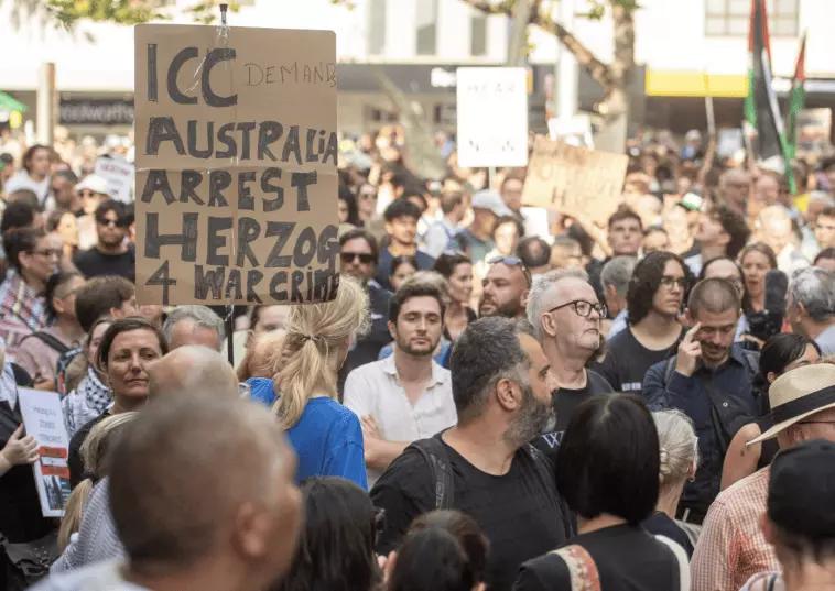 突发！澳洲全国抗议！悉尼墨尔本数千人上街，反对以色列总统到访🔥当地时间2