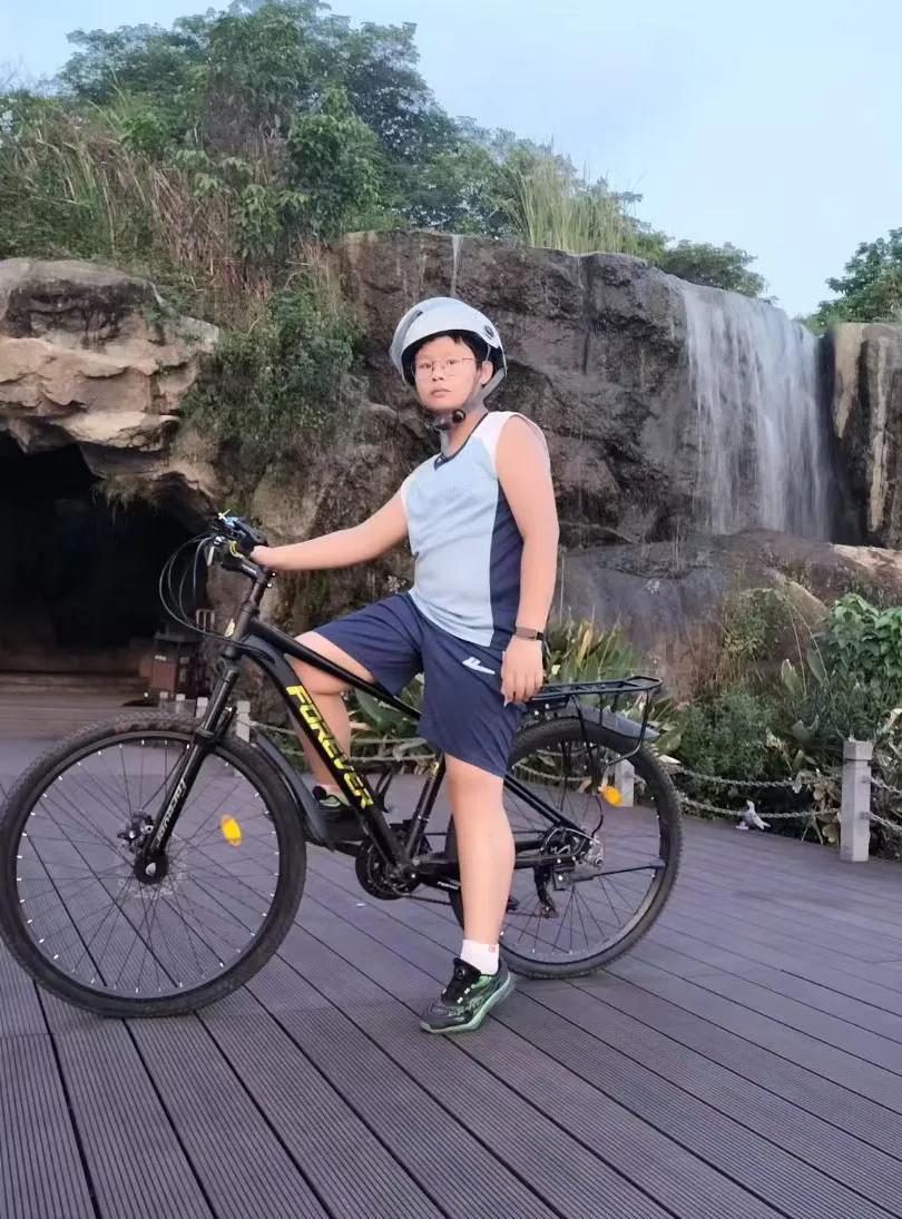 在当今的环境里，人才随处可见。师范大学的毕业生，毕业后未必会去从事教师职业；就连
