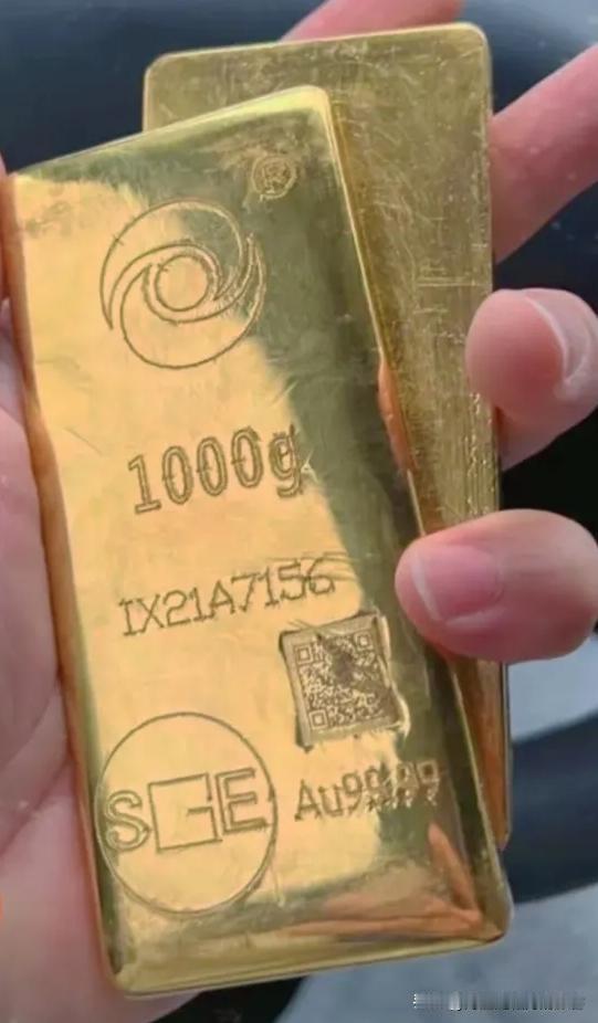 昨晚没出手黄金的人，今夜铁定熬大夜睡不着！就短短3小时，金价从974一克