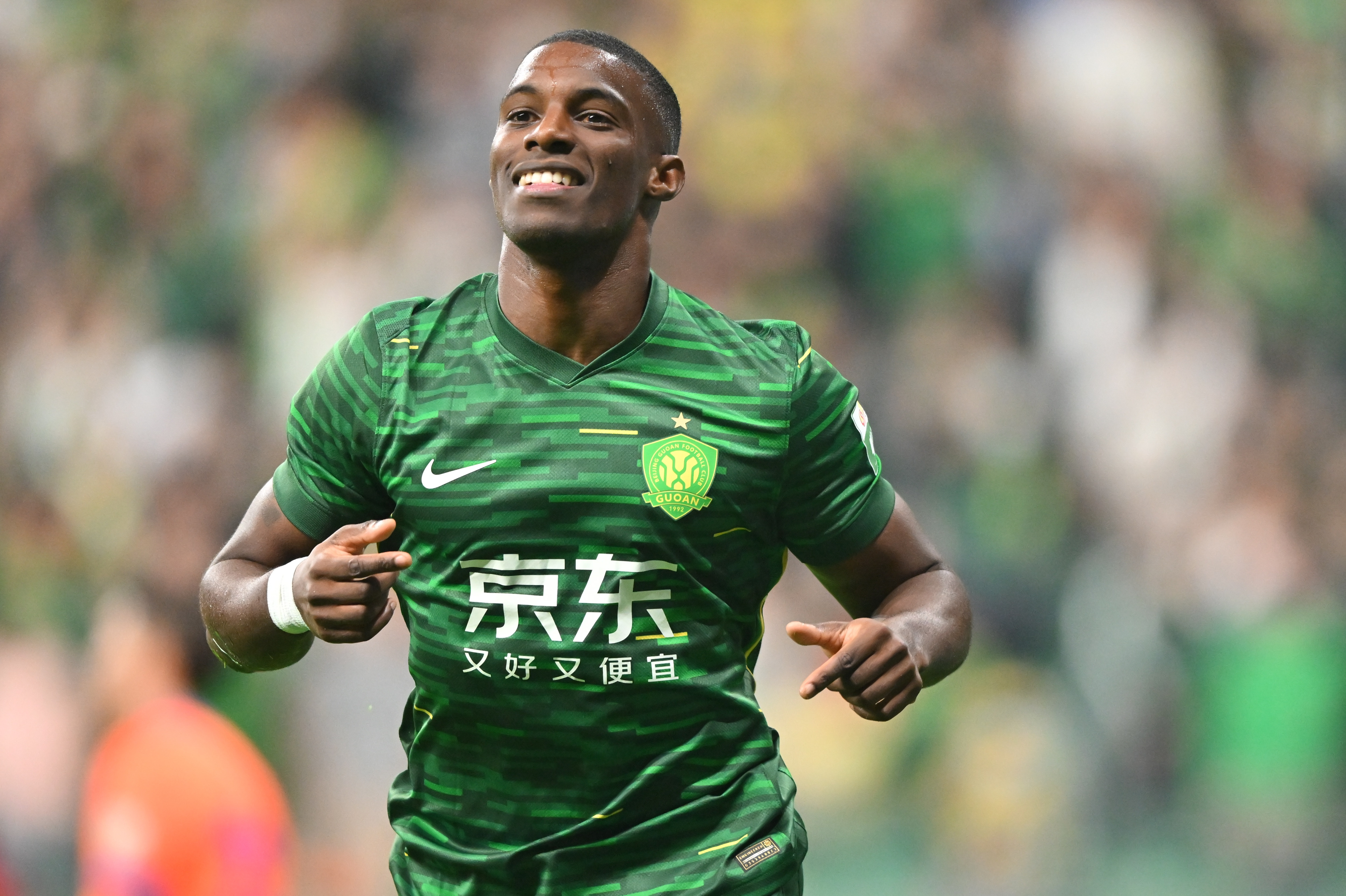 中超官方本赛季最佳阵容: 法比奥、瓦科领衔, 蓉城4人海港2人入选