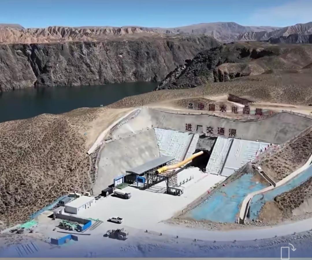 在这个充满变革的时代，能源的转型正悄然改变着我们的生活方式。而在中国西部，一座庞