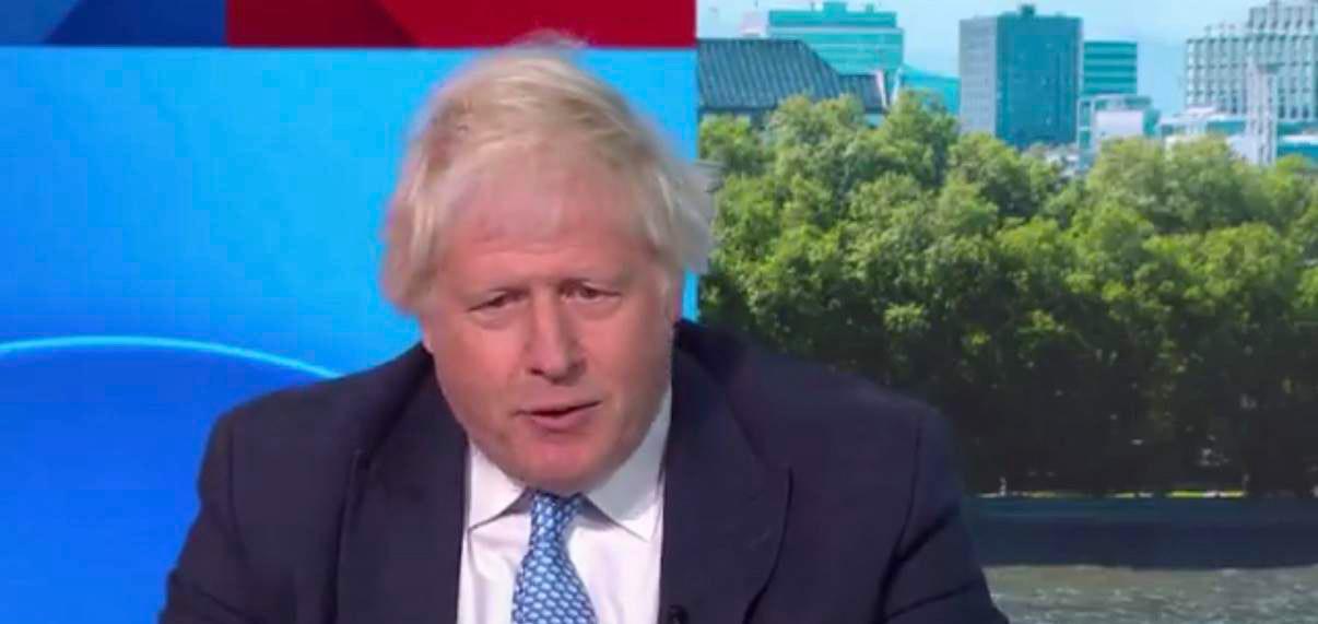 英国前首相鲍里斯·约翰逊今天（7月21日）说："结束俄乌战争的一个途径，就是由华