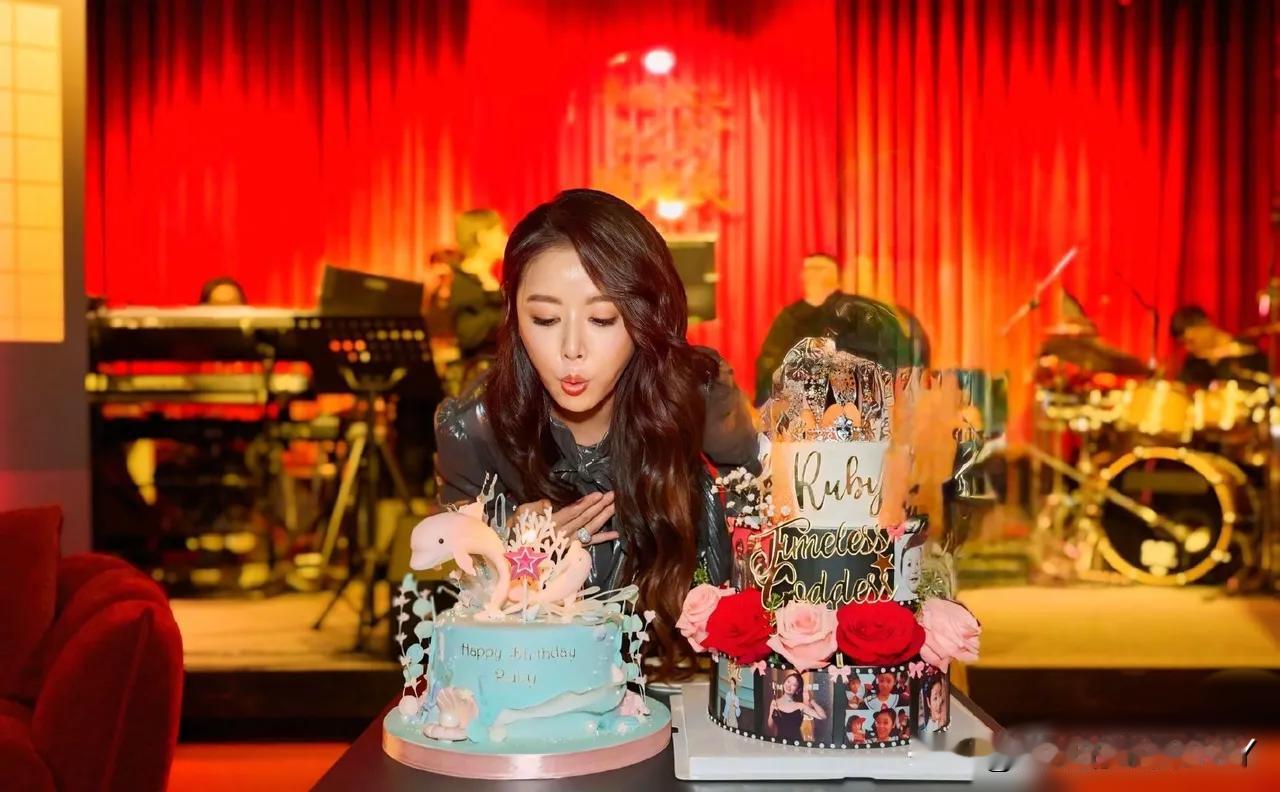 1月30日，林心如发文庆祝自己50岁生日！她发文说，年龄不过是串数字，人生