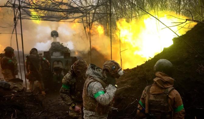 完了,有俄军士兵在打扫顿涅茨克康斯坦丁诺夫卡方向的战场时发现阵亡的乌军士兵多为外