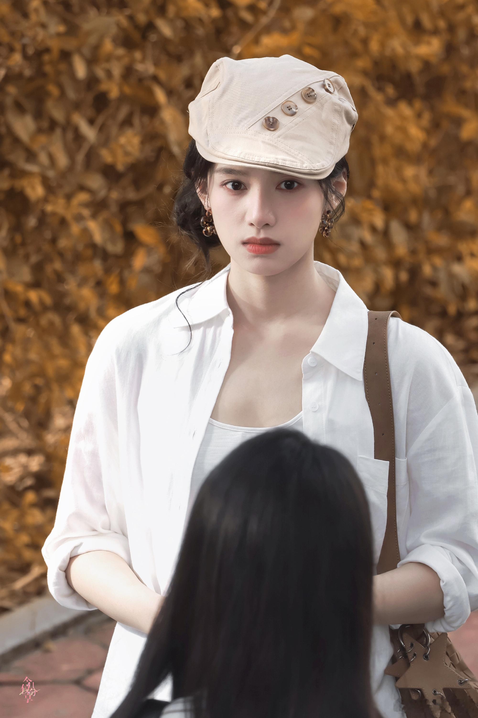 张婧仪完全台偶女主回到了千禧年代的感觉