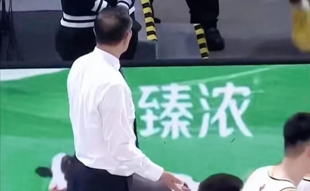 这个北汽，属驴的，“牵着不走打着倒退”！都不看好时带回来一个“客场胜”，看好