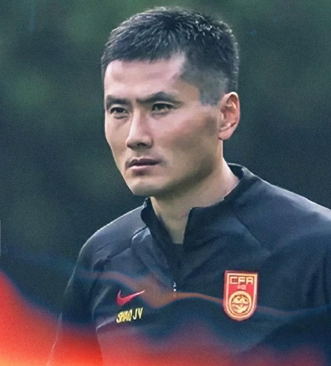 1964年，贺龙元帅解散足球国家队！2026年，加蓬解散国家队，开除奥巴梅扬！