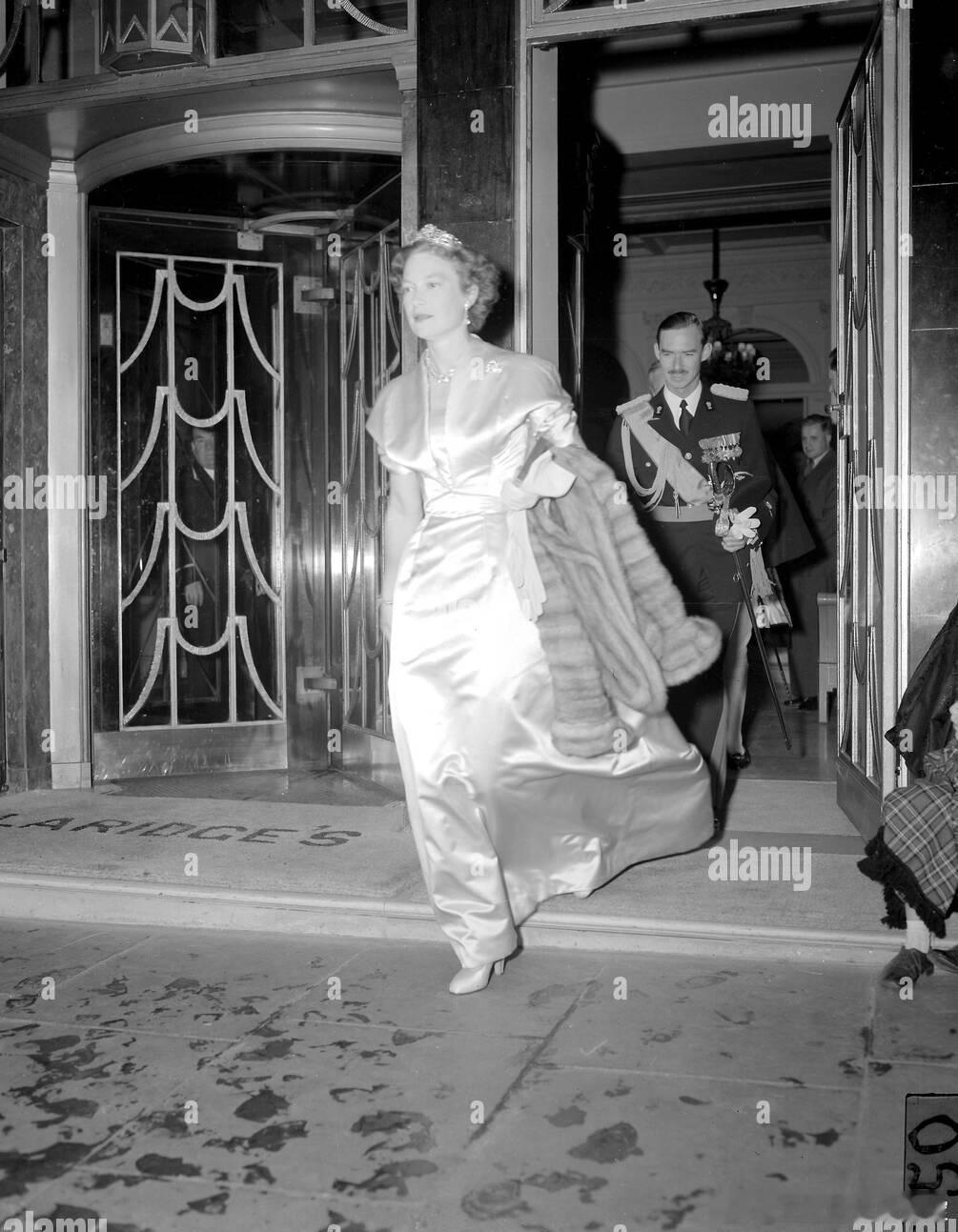 老照片1953年，刚刚新婚不足两个月的卢森堡大公储夫妇（后来的卢森堡大公让和大