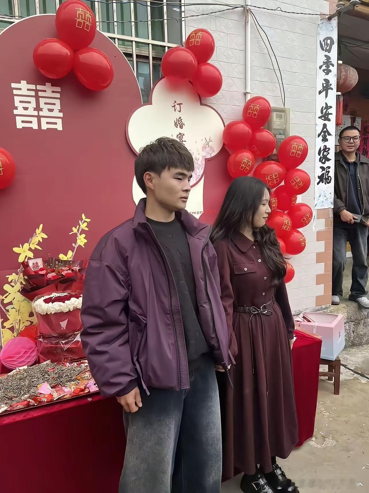 儿子订婚了，看来以后我也是年轻奶奶