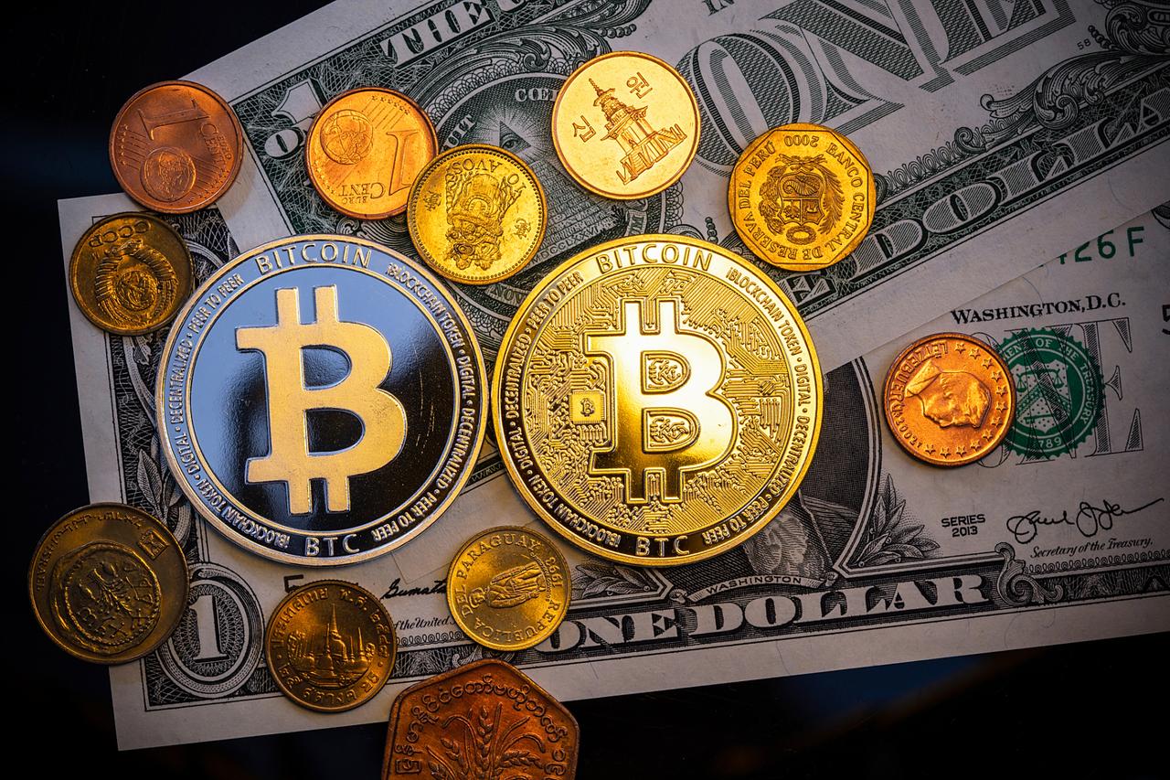 中国这次又没接盘！八部门刚下狠手，美国资本那点炒币的把戏快演不下去了！就在3