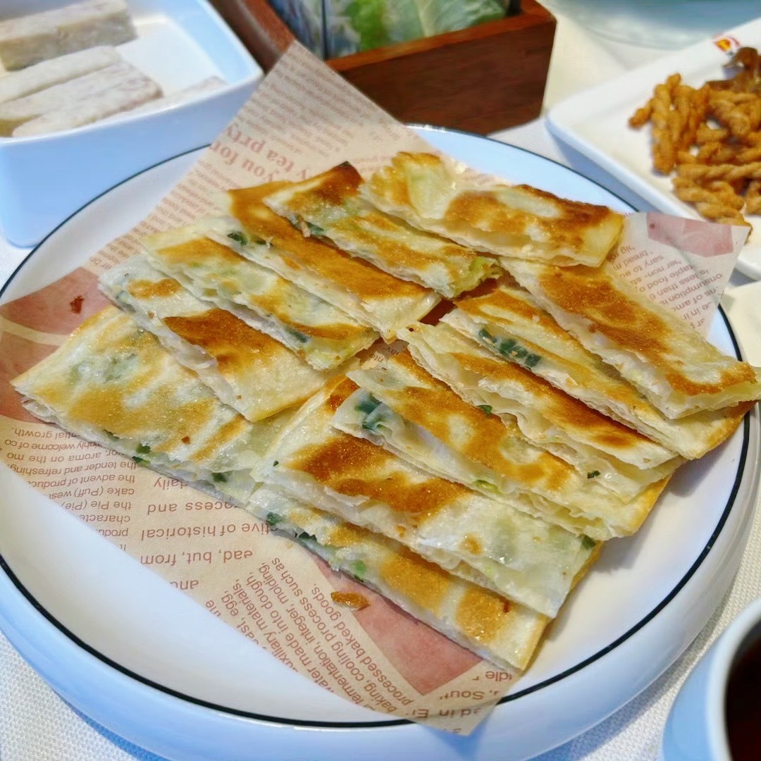 唯有美食不可辜负好久好久没有吃德天了🦪🥩🦐🍊🐟🫓今天四个人都是清汤锅