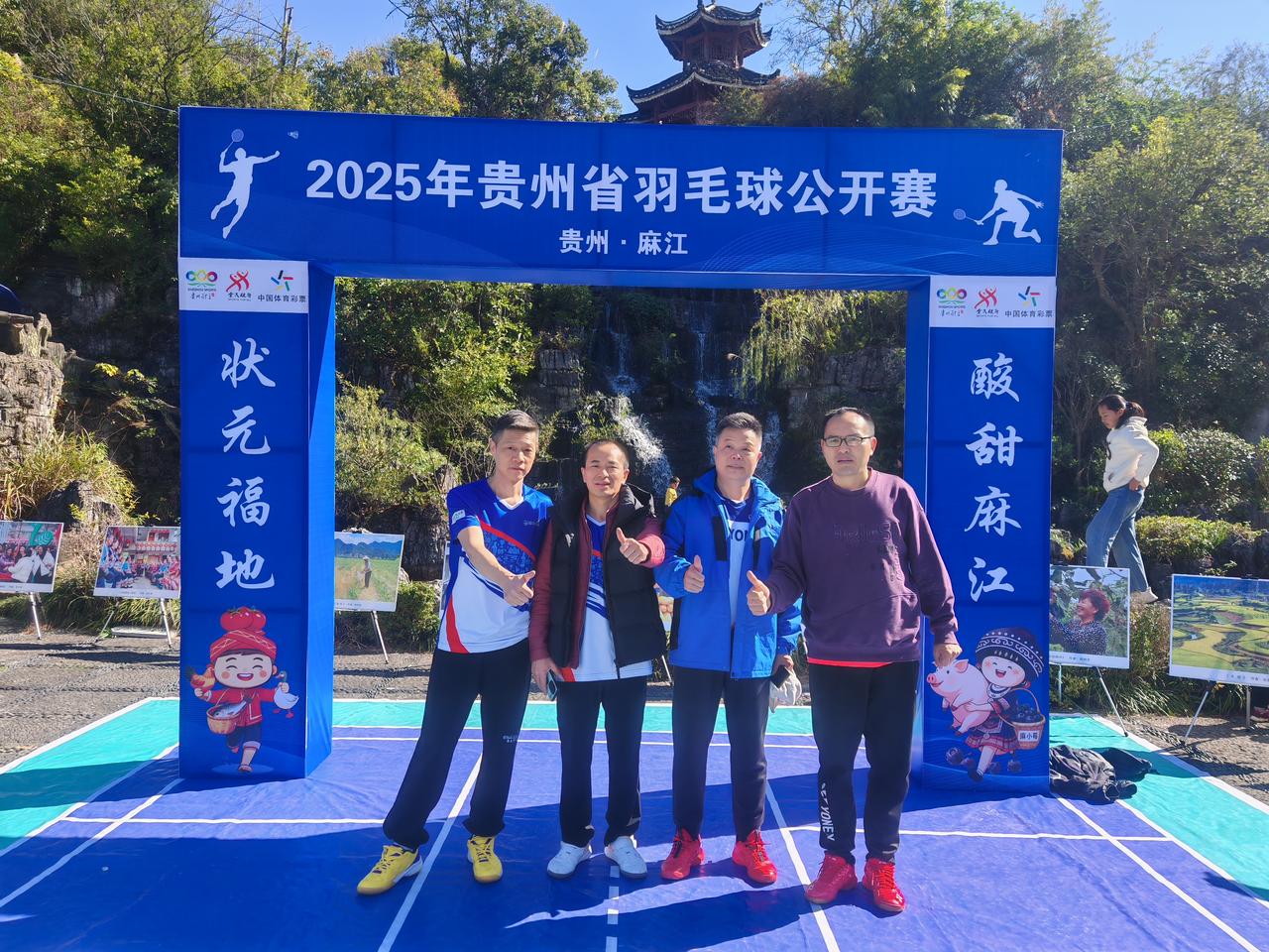 坚持做好两件事：1.坚持打好羽毛球，随着年龄的增长，各个方面的能力都在下降，身边