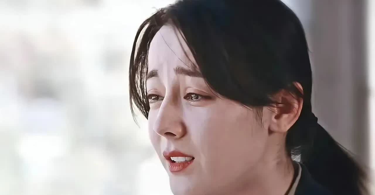 我感觉迪丽热巴这次转型不管成不成，都不会再碰古偶了。不是现代刑侦剧转型