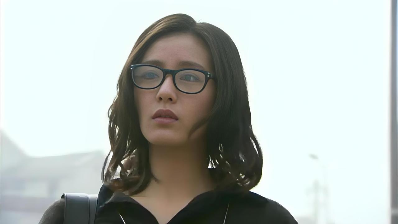 张晓到底有多自私?她占了马尔泰若曦的身体，不但不为原主报仇，反而还和杀害原主