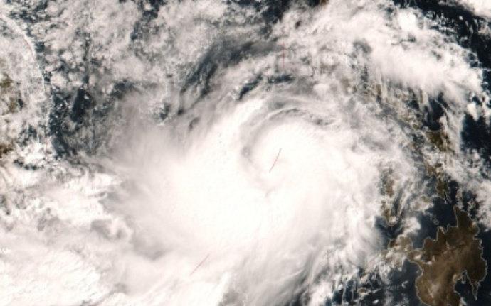 【26号台风凤凰将生成】海鸥已进入我国24小时警戒线进入11月，海上的台风又活