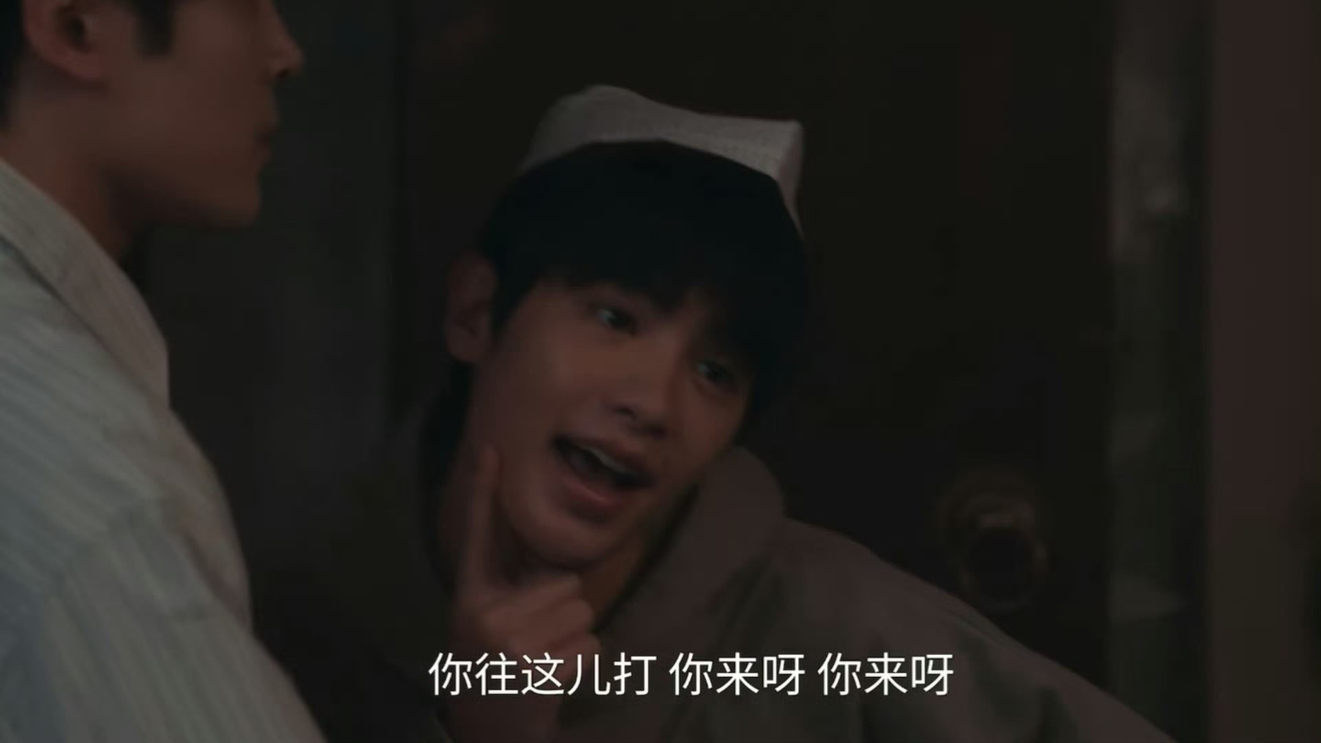 看笑了，上一个还是🔒弟在小巷​​​