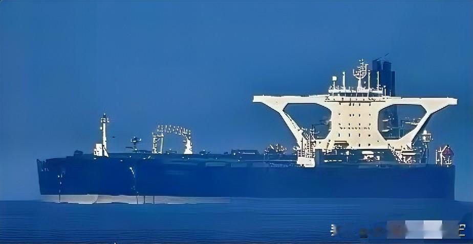 可怜的贝拉一号油轮十天了，还在逃，美军还在追，在这个地球上除了大鹅没有任何势