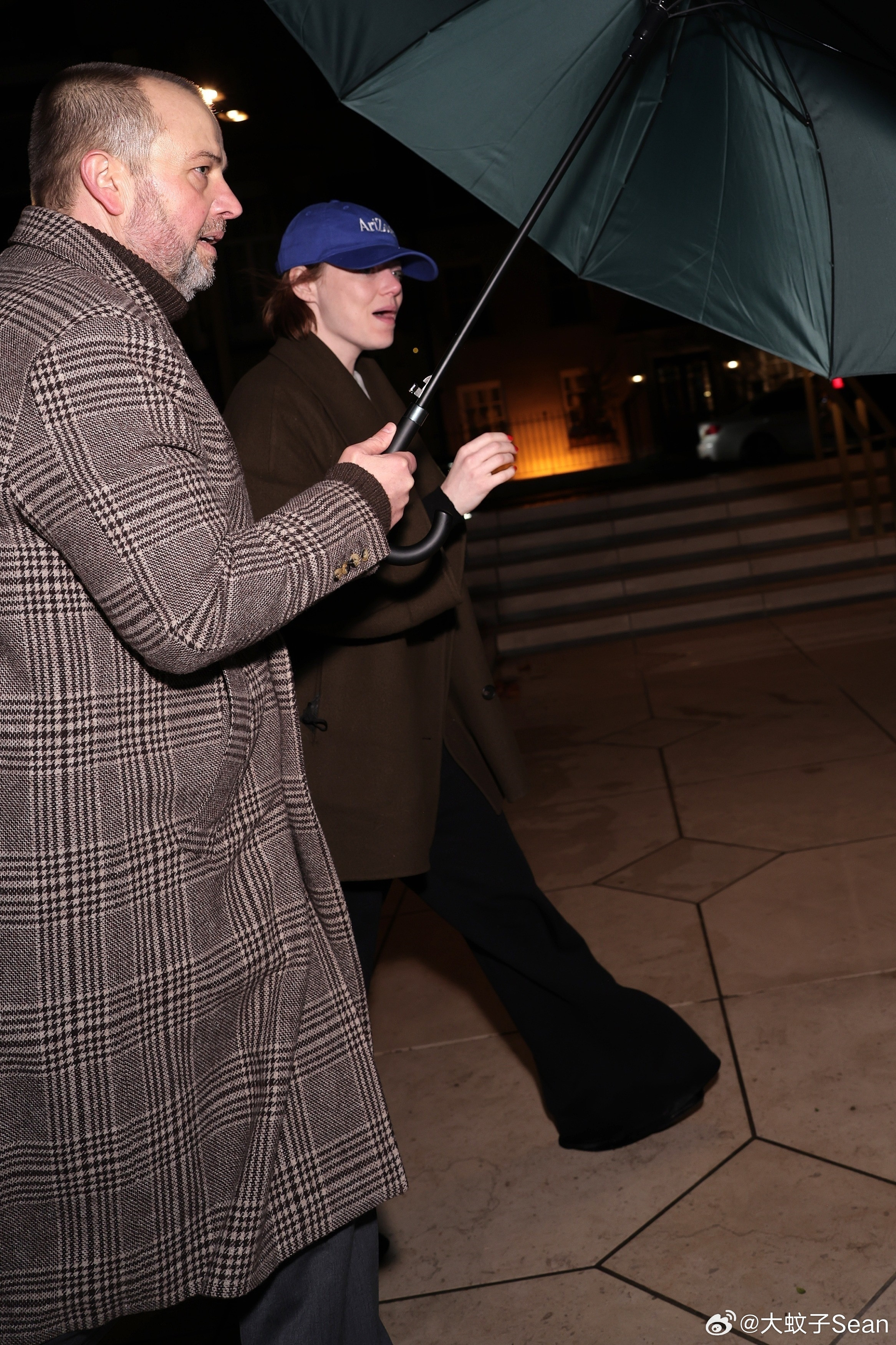 Emmastone艾玛斯通在伦敦外出，前往TheChanceryRosew