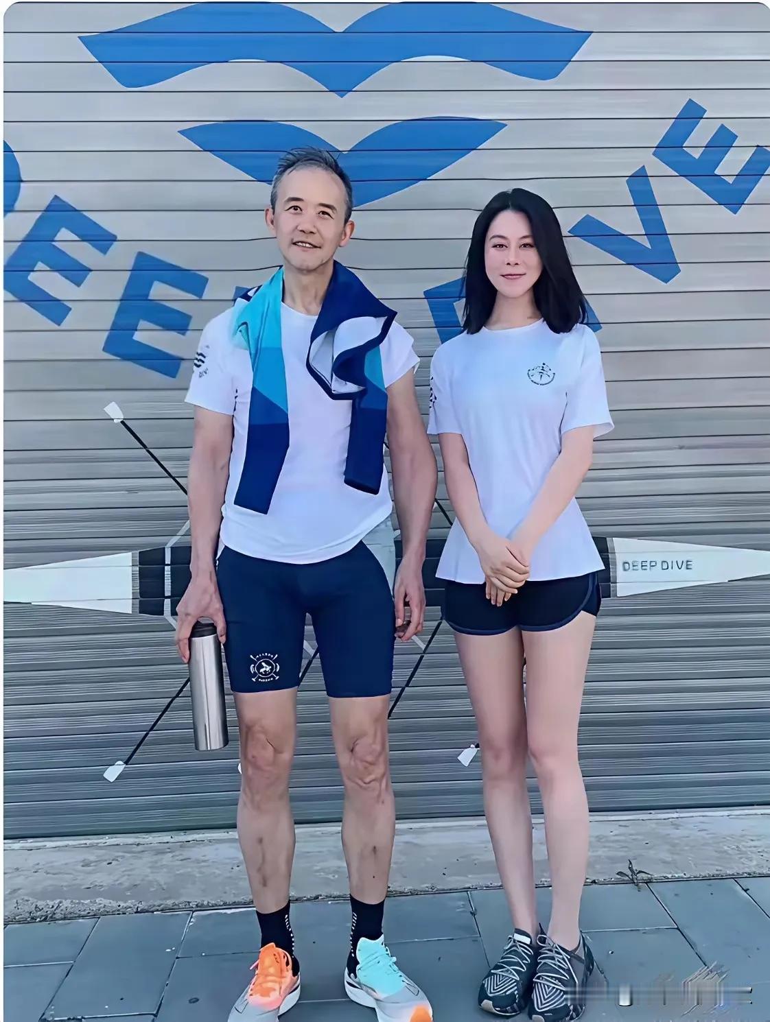 王石还是输在年轻的时候玩少了。但凡他不那么早结婚，不找那么知书达礼的妻子