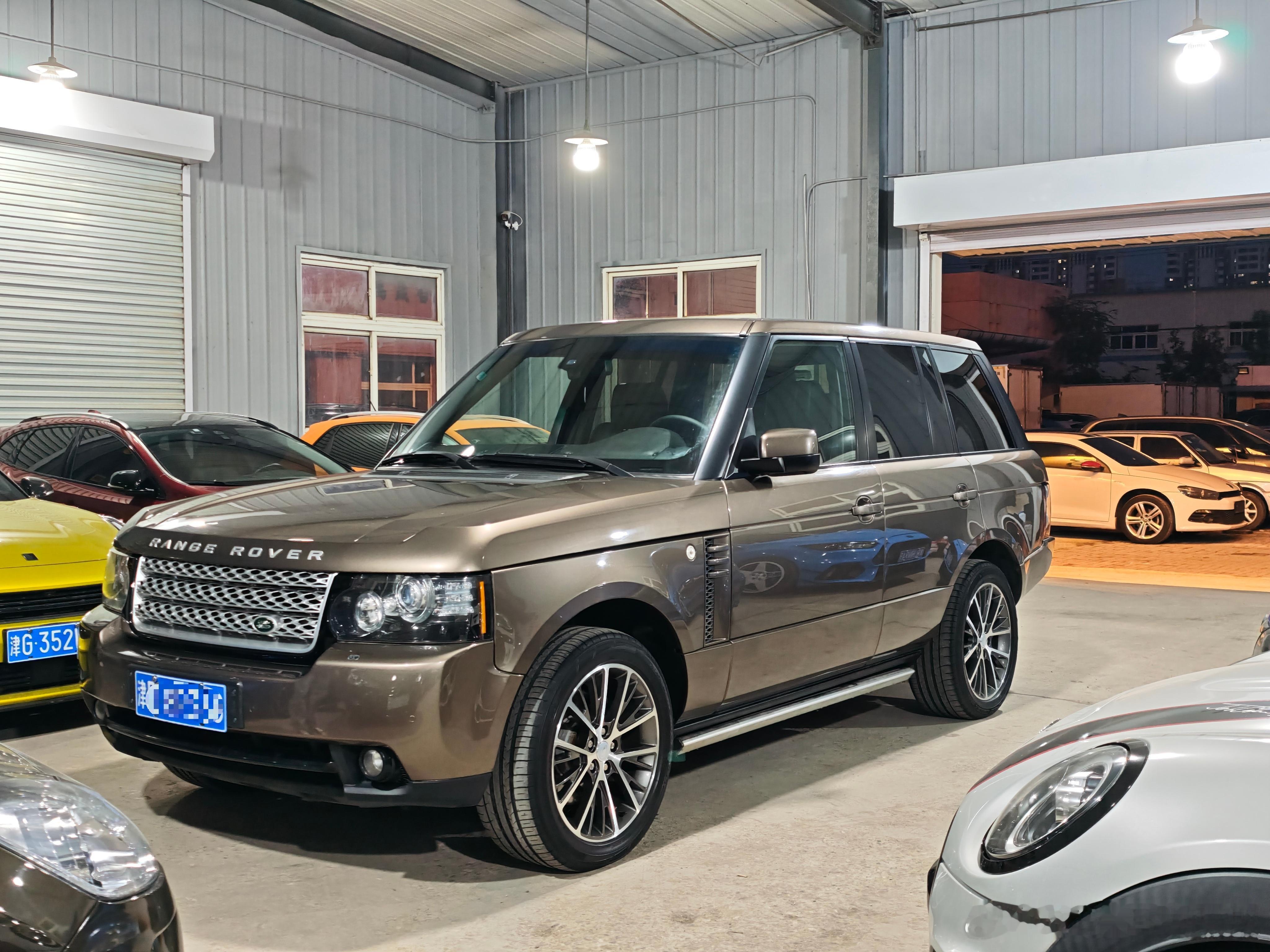 老马在路上马力玩聚又来尝试新选品了也是曾经学生时代超级超级喜欢的车型:路虎揽胜