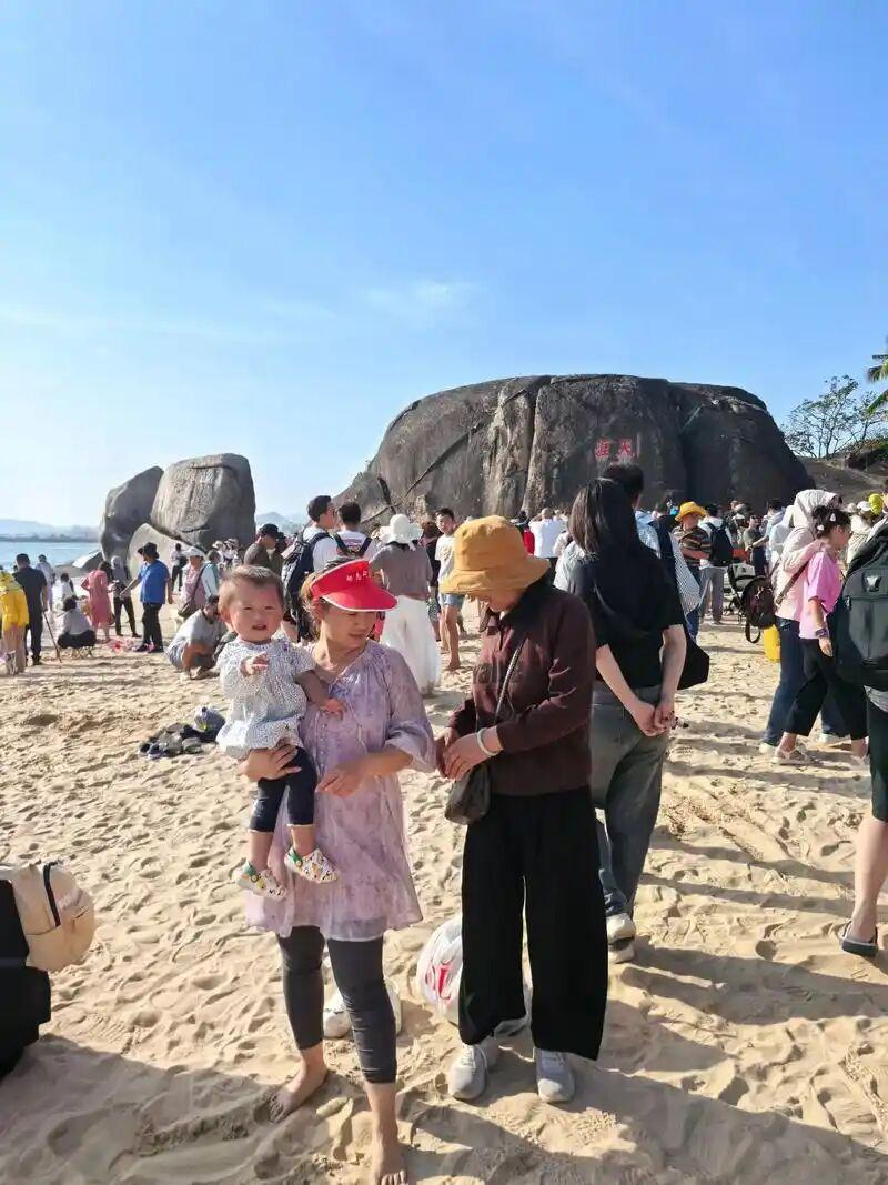 春节三亚太吓人！一家三口10天花掉4万5看完账单手都在抖！春节去了趟三亚回