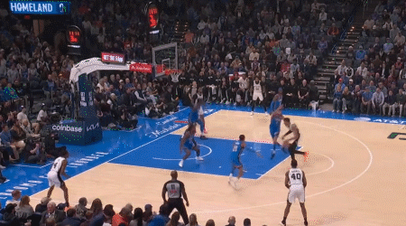 这就是天赋么？都已经按到球上了！还是扣进去了！！