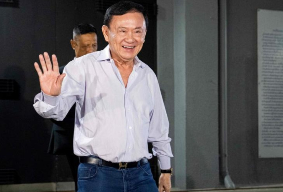 王者归来！佩通坦亲自证实他信将在星期二（9日）到法院听取住院案裁决。他信今早抵达