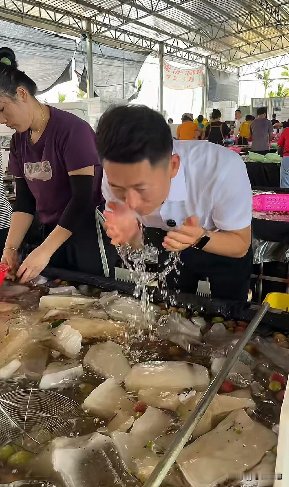 关于荔枝的冷知识，荔枝真的不需要打药水，但是从广东，广西以及海南地区采下来的荔枝
