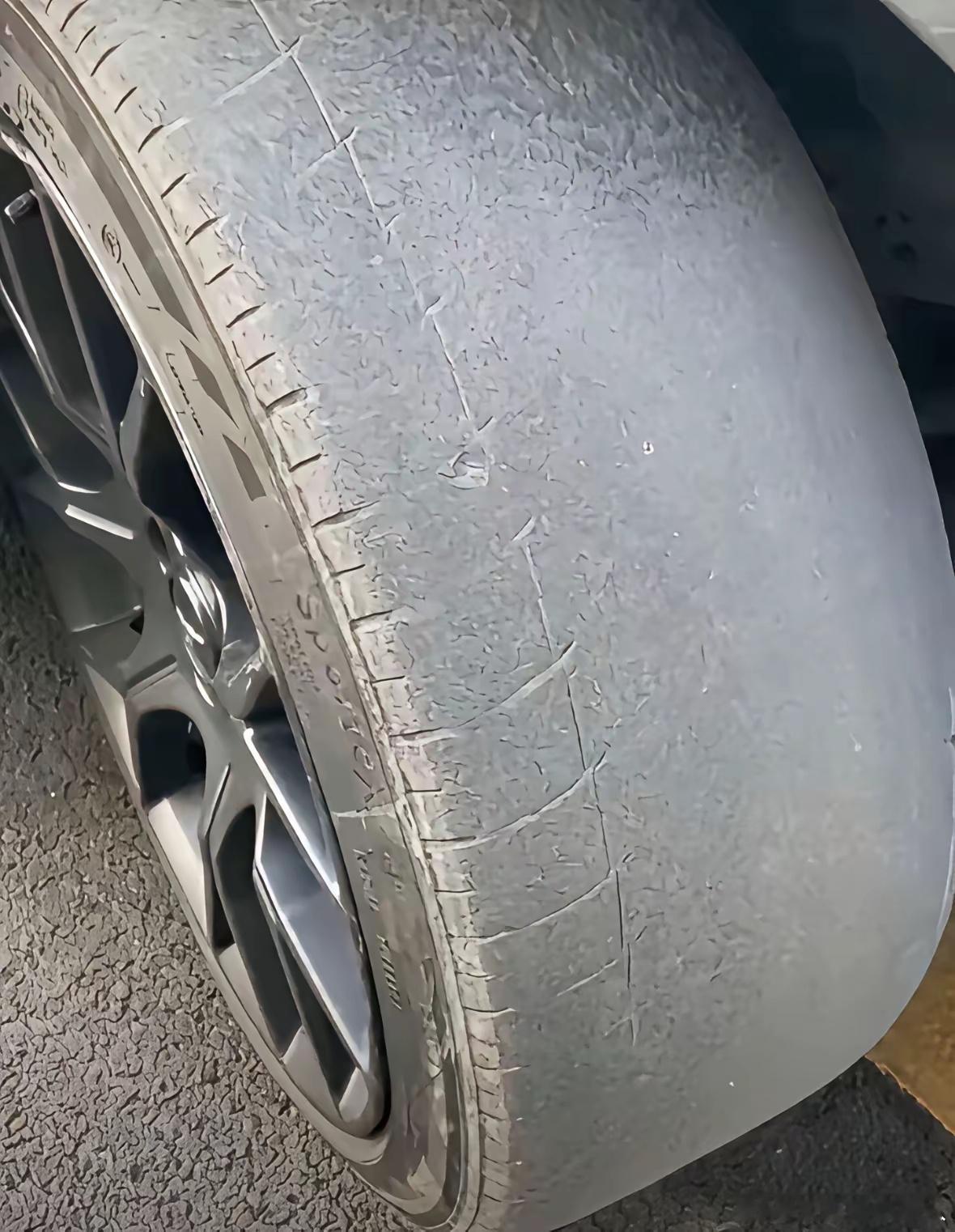 每次洗车老板就唠唠叨叨老想着忽悠我换轮胎​​​