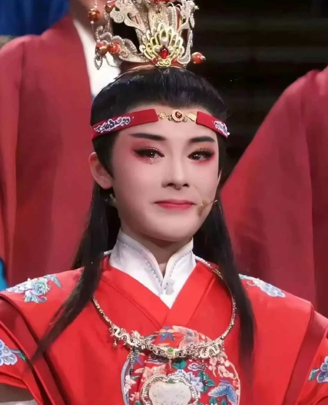 陈丽君这人，说白了，你可以不喜欢她，但你真没法说她蠢。对于这次口误说，贾