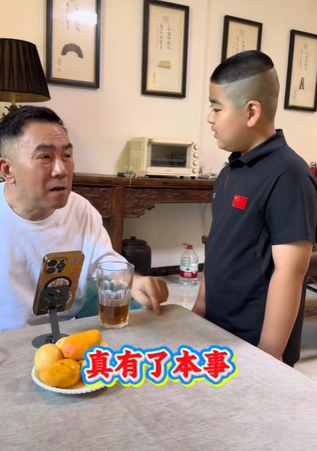 杨议说，真有了本事，那就是爷爷，没本事那就是孙子！这句话话糙理不糙，尤其是他