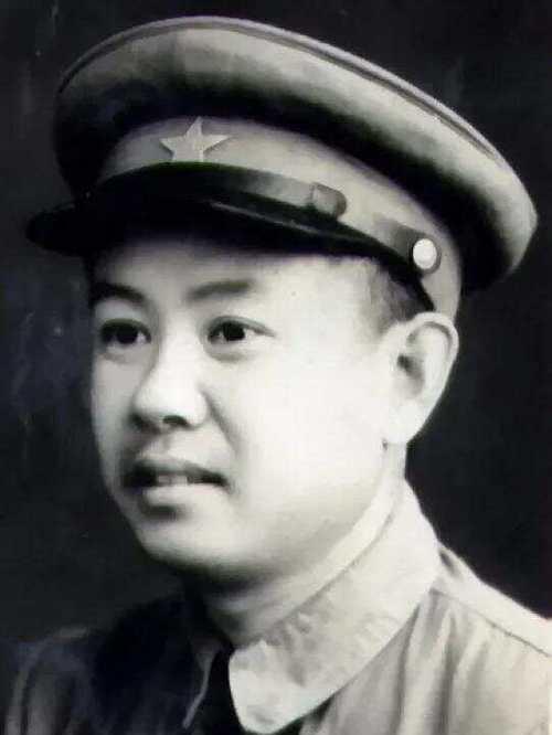 1951年，志愿军117师政治部主任牺牲，在要落葬那天，其妻子不顾东北的严寒天气