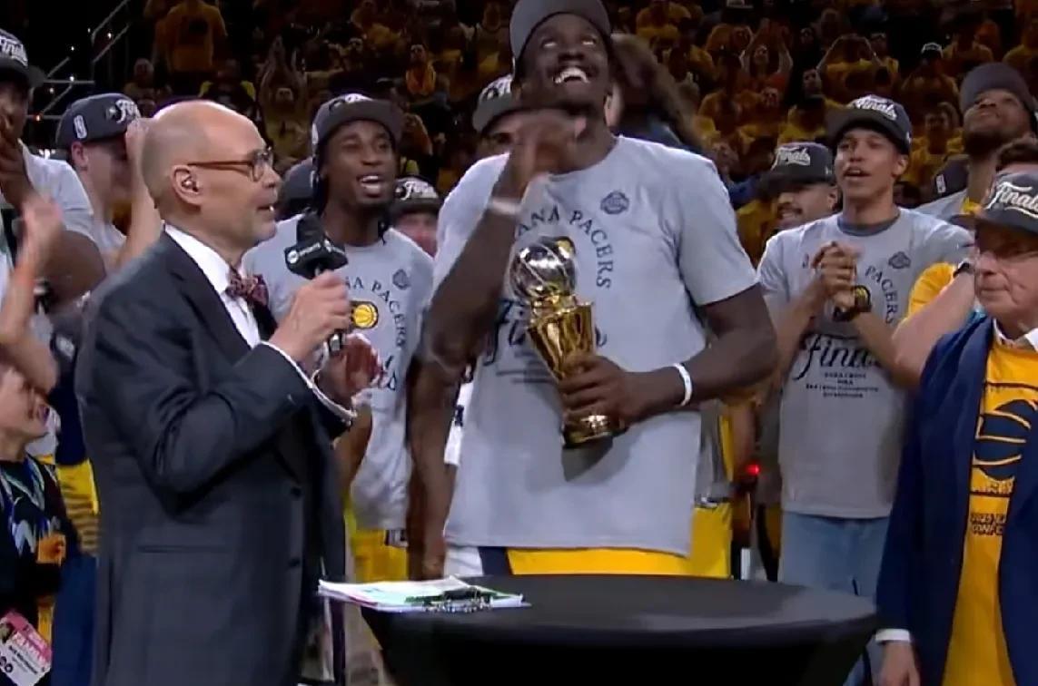 实至名归！西亚卡姆谈拿到东决MVP：“我感谢我的队友们，感谢我的教练，感谢我们
