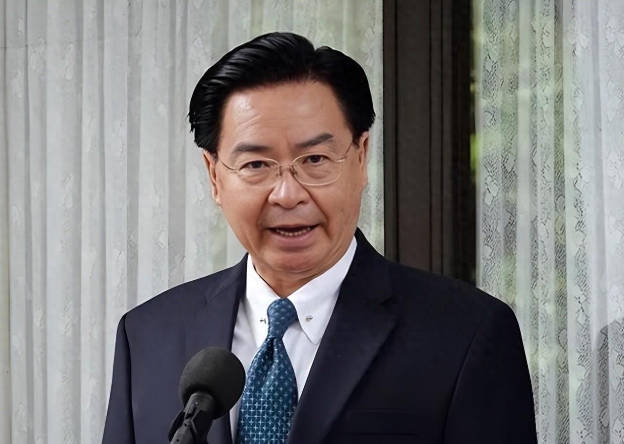 “台独分子”吴钊燮关于第一岛链的最新言论。7月9日据台媒报道，吴钊燮星期三（