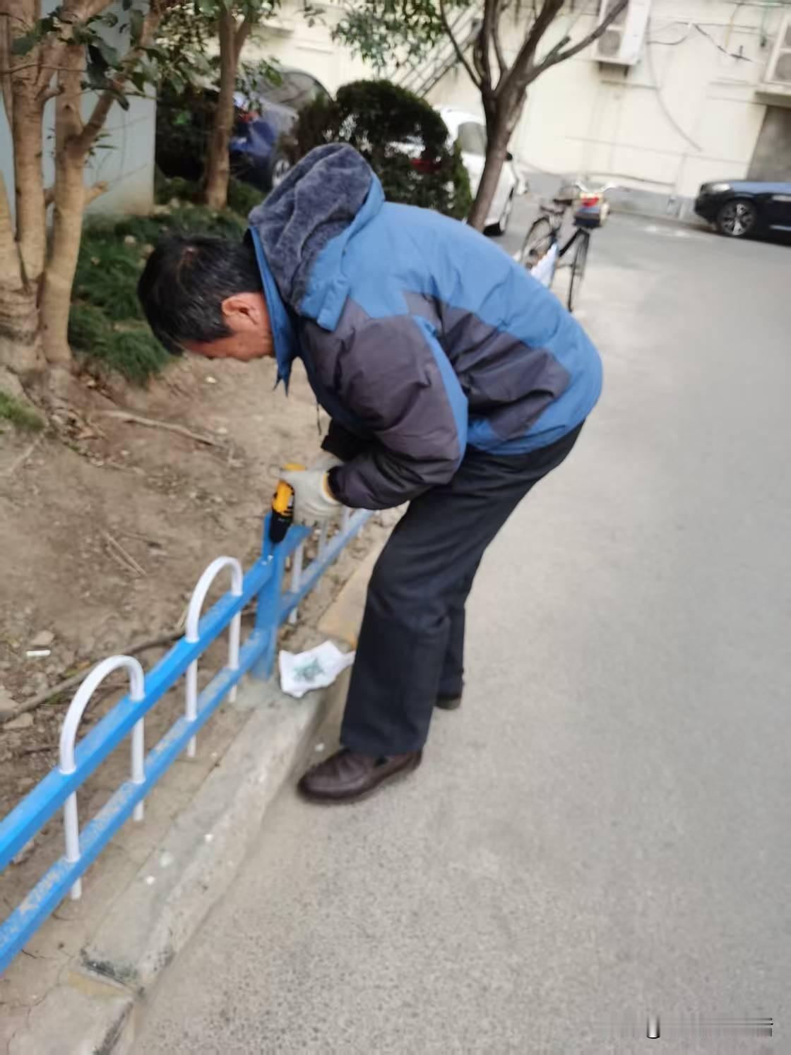 健康的身体，解决问题的头脑，解决具体问题的技能，稳定平和的家庭关系，和谐