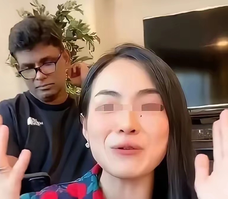 小琳，嫁了印度同事辛格，逢人便夸丈夫是刹帝利贵族——公公警局副总监，婆婆文化局工