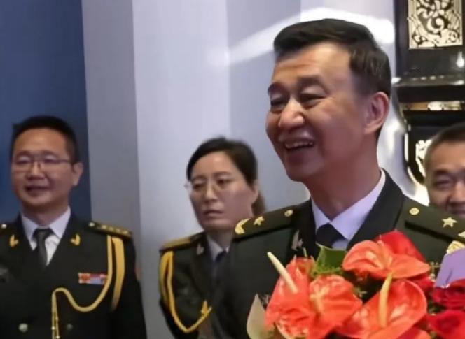 巴基斯坦、埃及、泰国、阿尔及利亚、孟加拉国、塞尔维亚这六国，齐刷刷地从中国订了一