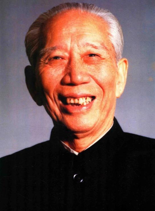 王震将军在他逝世前也感觉到世道不对了，向后人留下三句话：第一句是：“谁反对毛主席