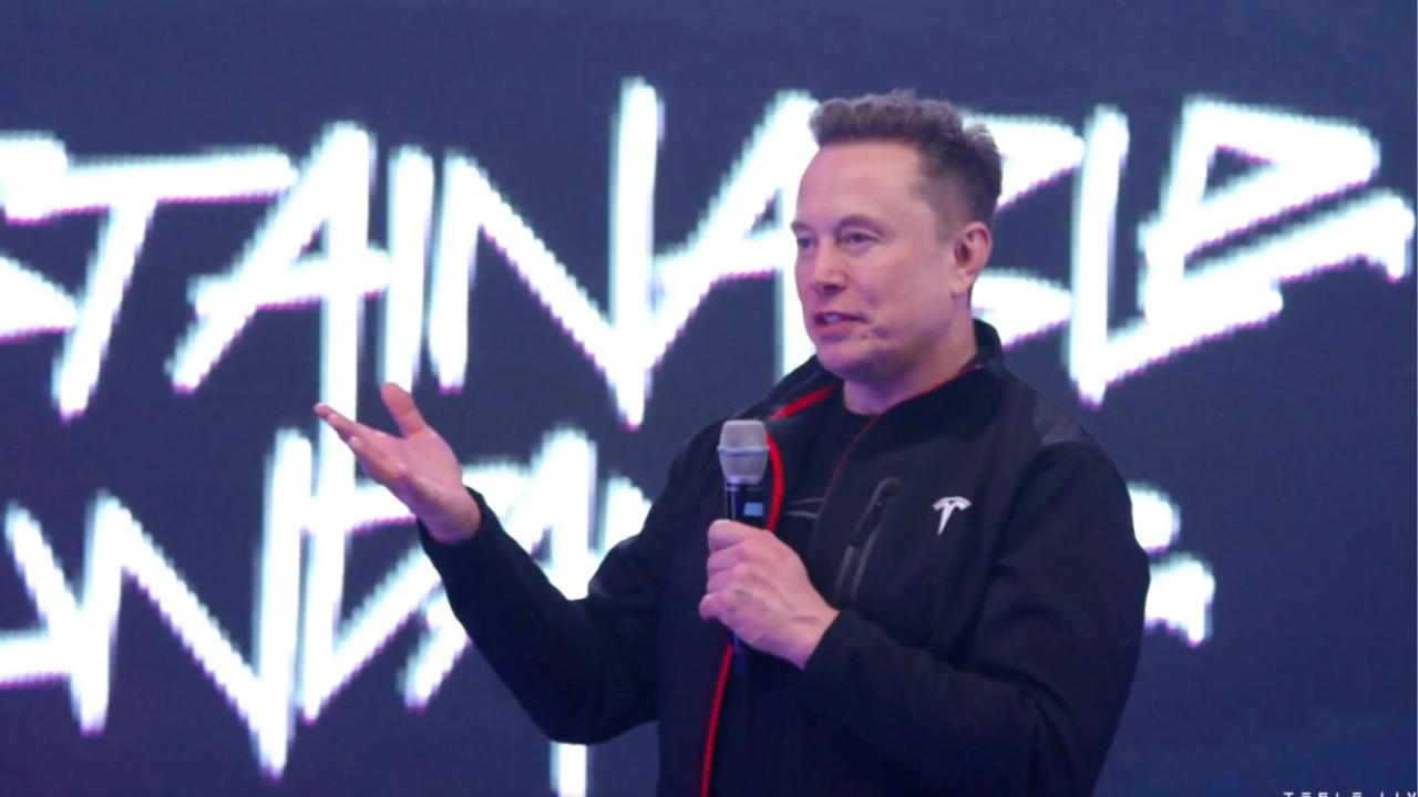 马斯克主动替中国吆喝，一句话点破：中国对石油的依赖，正在快速下降。这话从一个造