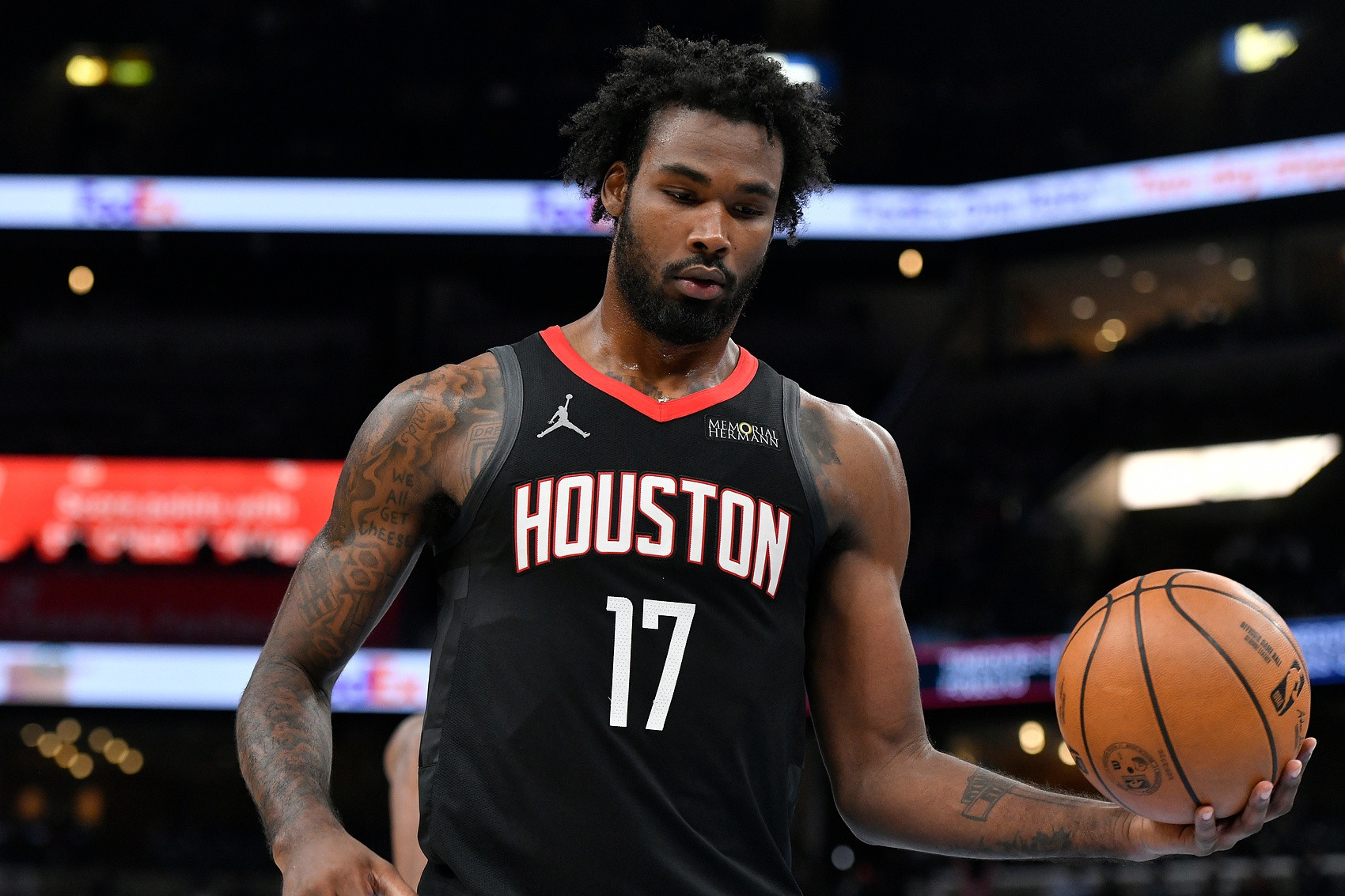 国王队战胜了火箭队，这对于火箭队来说又是一个相当致命的失利，因为火箭队已经从西部