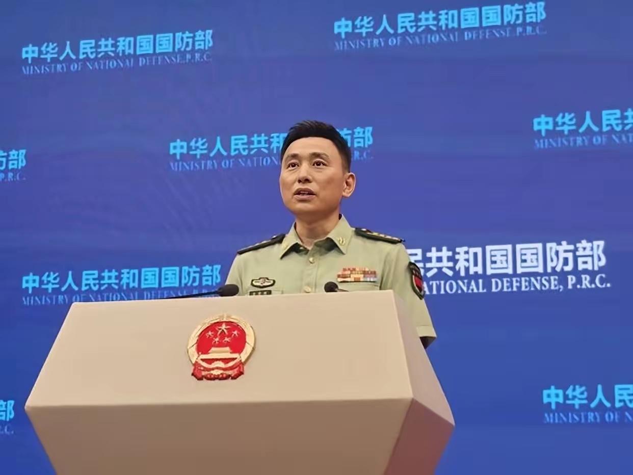央视刚把东风-17高超音速导弹的实弹发射画面甩出来，外媒先坐不住了，连说美军高层
