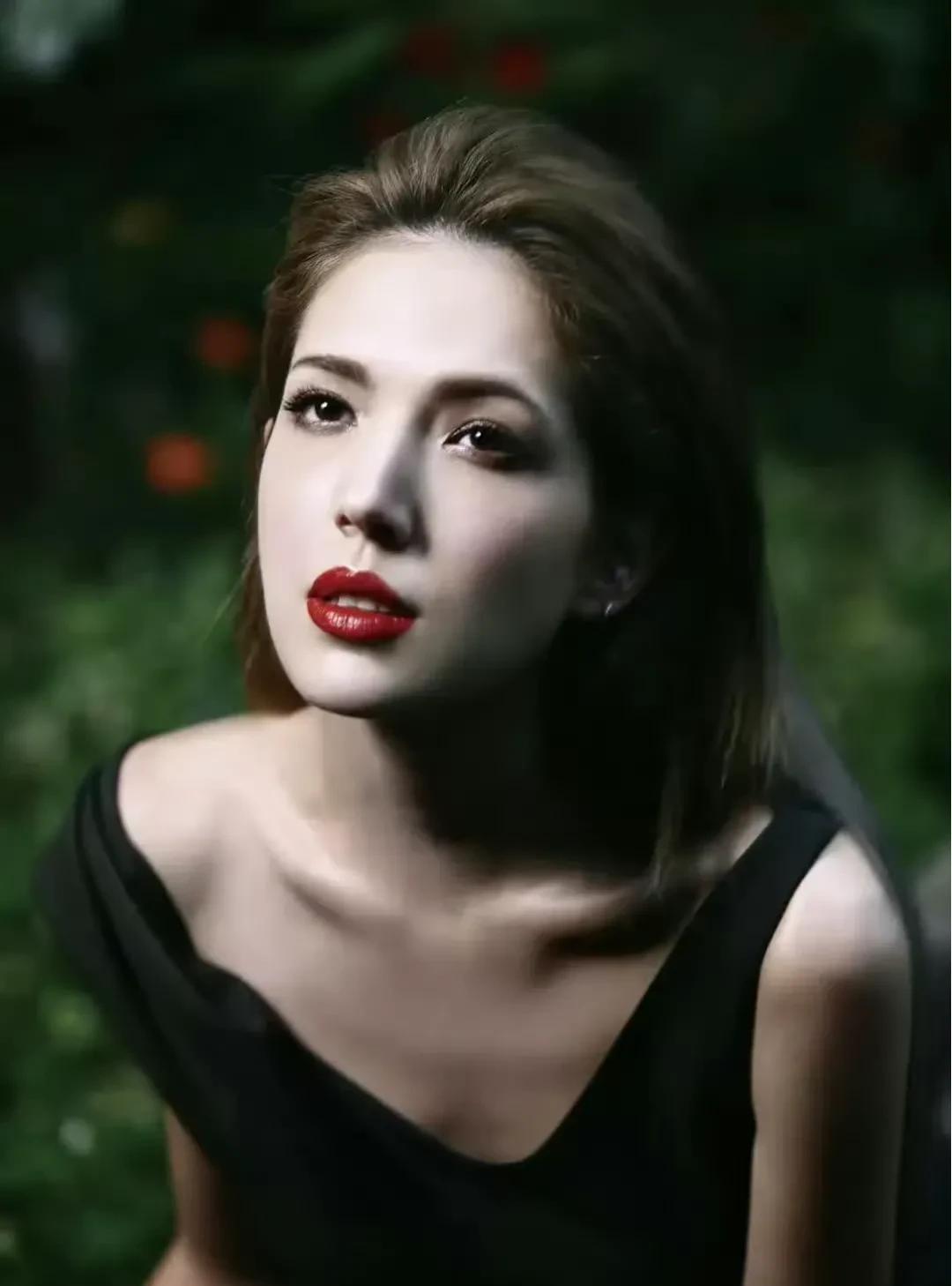 #秋天的第一张照片#娱乐圈~大喜事！邱泽和许玮甯的宝宝出生啦！！许玮甯中意混
