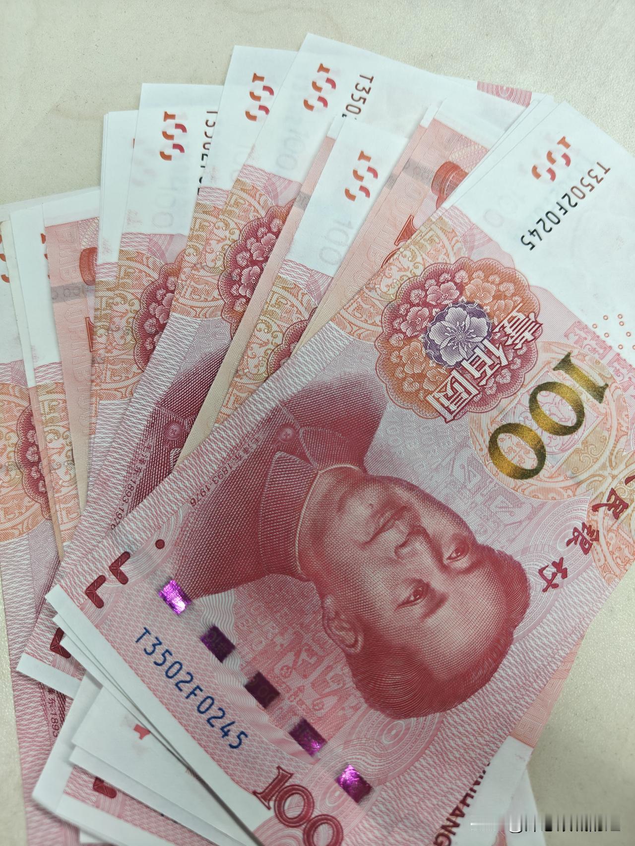 今年过年应该是花的最少的一年。就花了1W左右。因为今年过年没回湖北老家，先是在