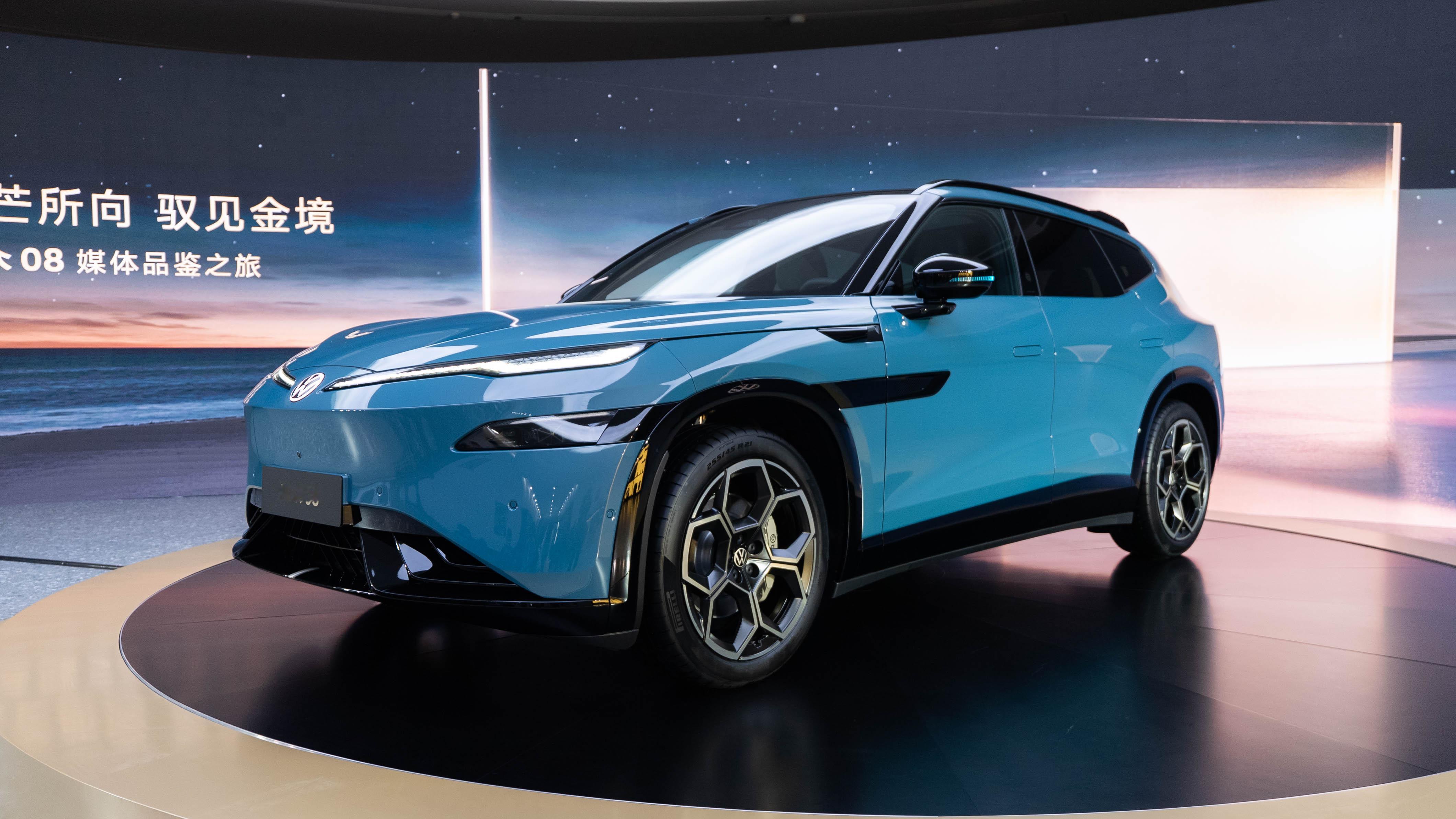 上周去感受了下金标大众与众08，可以称之为德味+科技的代表作了。德系的底