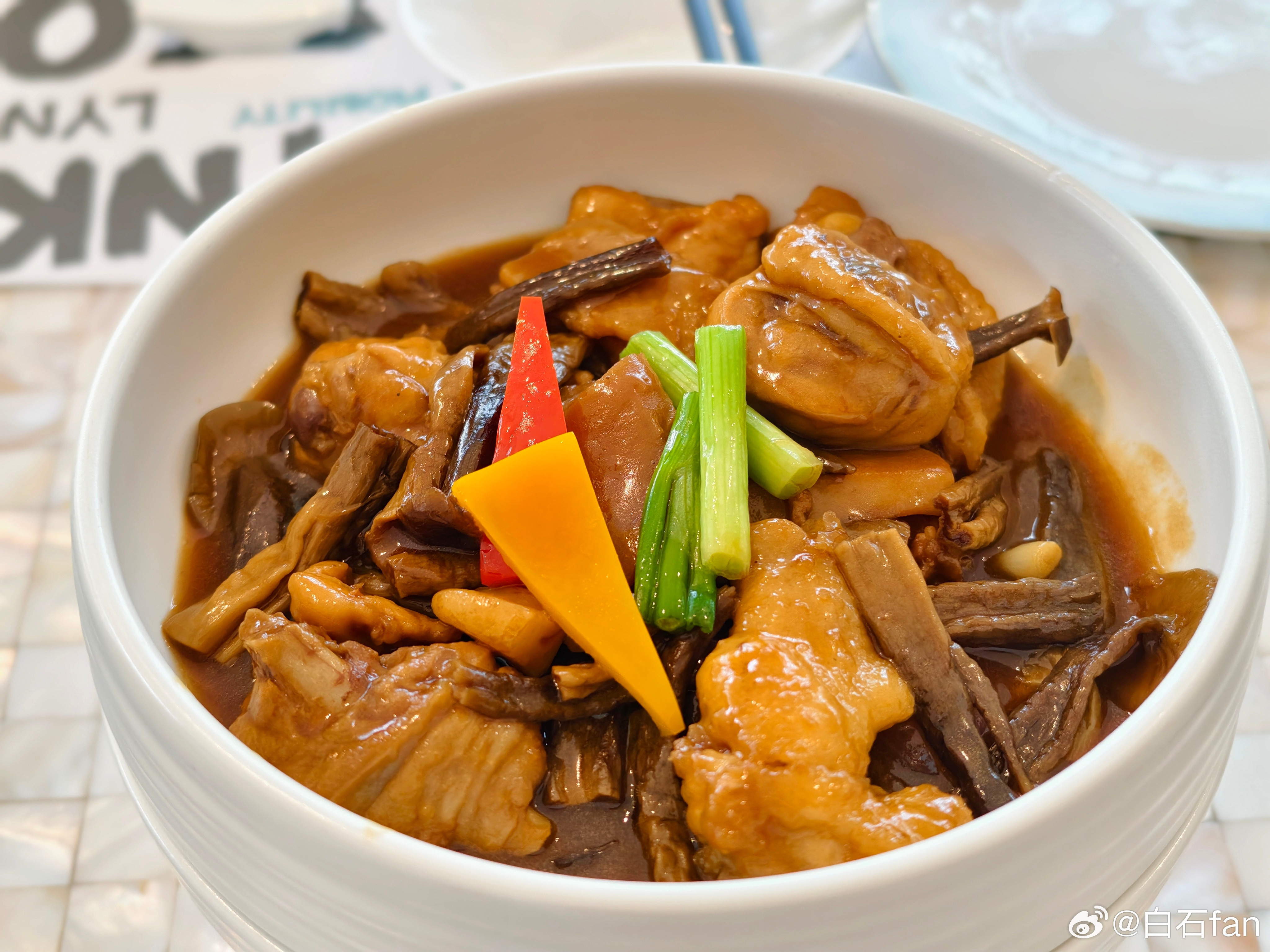 中午吃点漂亮饭🍚(๑´ڡ`๑)量不一定大但一定要摆的好看！其实味道还不错的👍