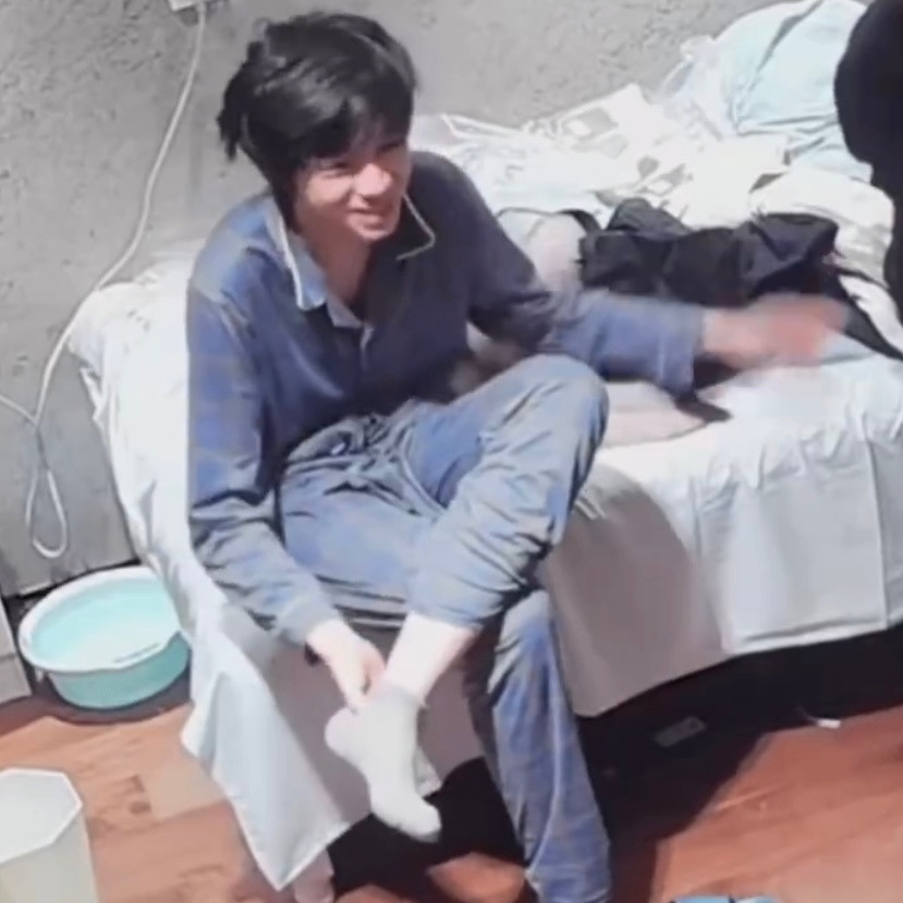 槽杰哪里配和张元英比呢？​​​