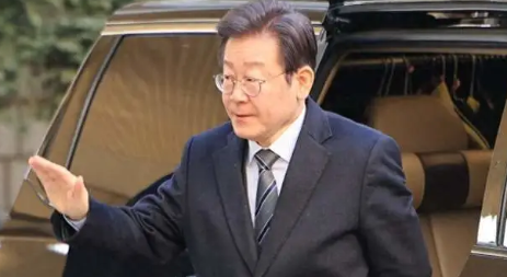 李在明公开拒绝特朗普？就不怕吗？因为李在明知道后果有多严重。出访美国的李在