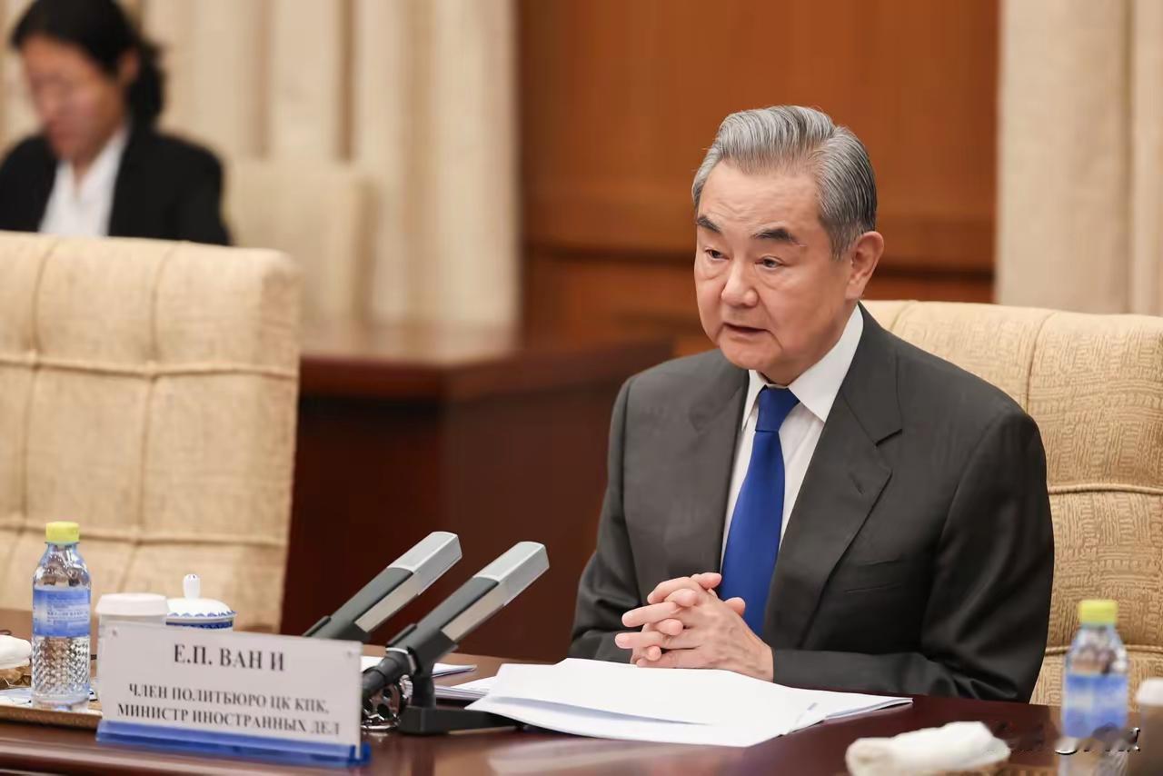 定了！中俄重磅达成，拉夫罗夫亲自来华，西方最担心的事发生了全球震荡时刻，中