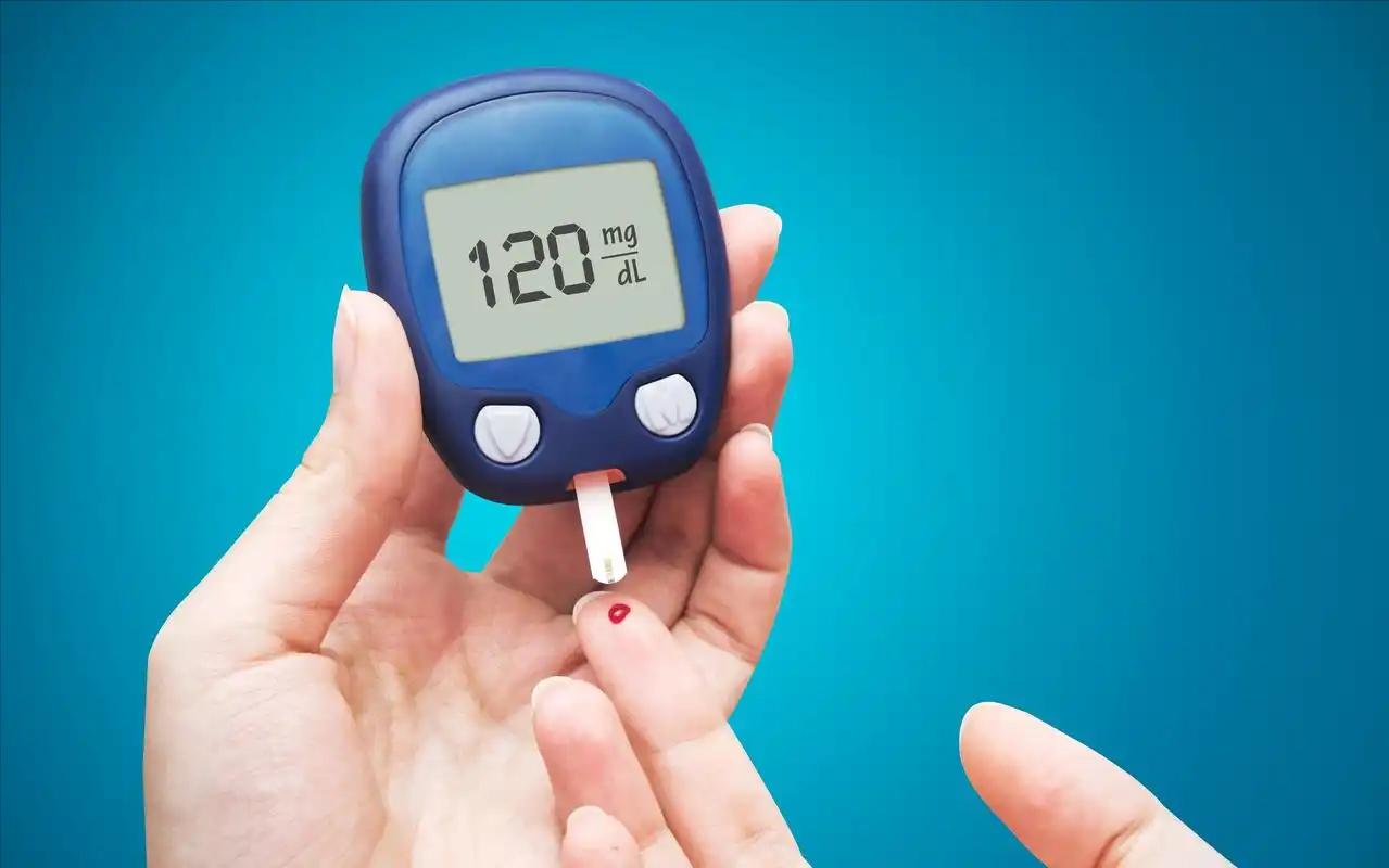 糖尿病人什么时候开始服用维生素B12？吃多长时间？听医生咋说 很多糖尿病人走